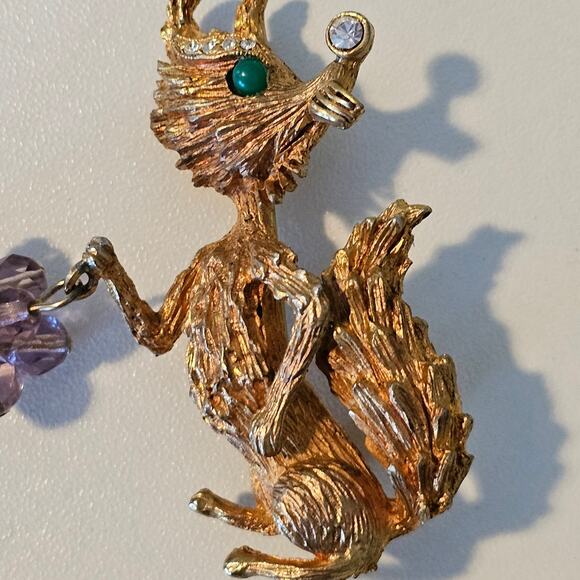 Vintage Hobco Gold Fox Brooch holding Beaded Grapes with Rhinestone Details - Picture 4 of 7